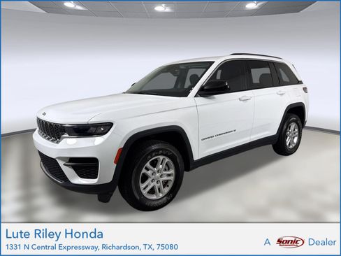 Used 2023 Jeep Grand Cherokee Laredo RWD image 1