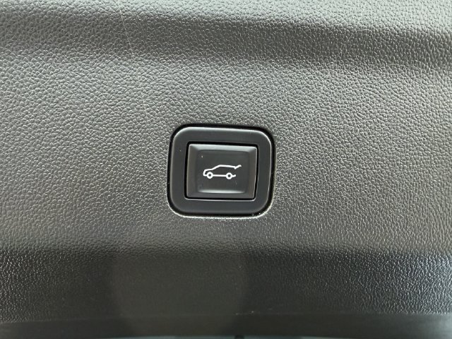 Used 2023 Chevrolet Tahoe High Country AWD/4WD image 34