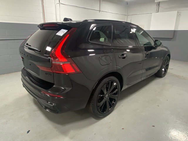 Used 2026 Volvo XC60 B5 Ultra AWD/4WD image 3