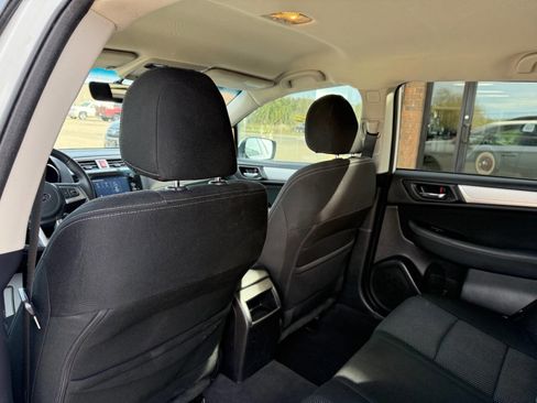 Used 2017 Subaru Outback 2.5i Premium w/ Popular Package #1 AWD/4WD image 18