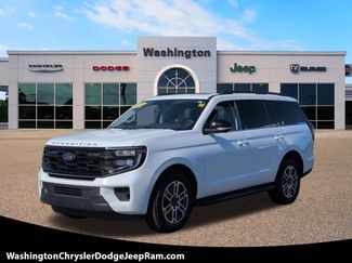 Used 2025 Ford Expedition Active video 1