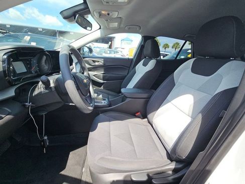 Used 2025 Chevrolet Trax LS FWD image 8