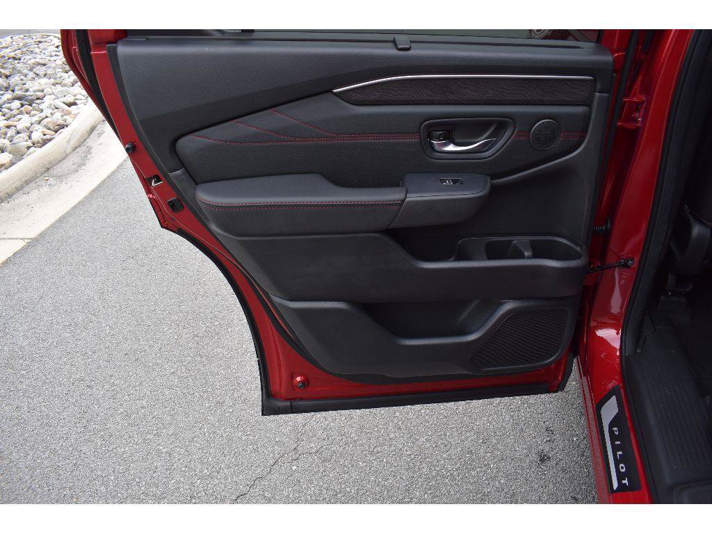 New 2026 Honda Pilot Black Edition image 29