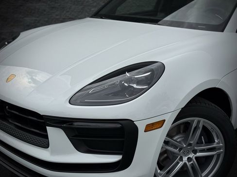 Used 2025 Porsche Macan image 12