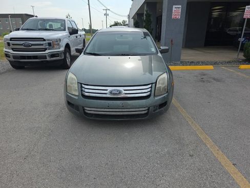 Used 2006 Ford Fusion SE FWD image 2