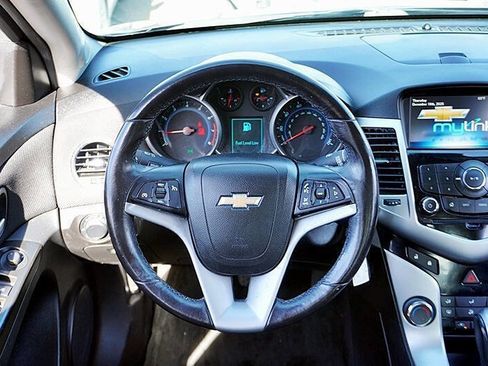 Used 2014 Chevrolet Cruze LT image 20