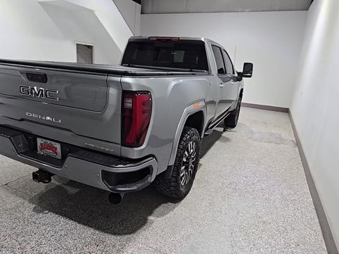 Used 2025 GMC Sierra 2500 Denali Ultimate AWD/4WD image 4