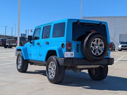 Used 2017 Jeep Wrangler Unlimited Rubicon w/ Connectivity Group image 4