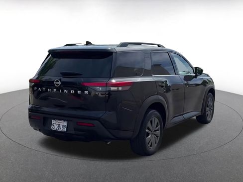 Used 2025 Nissan Pathfinder SV image 14