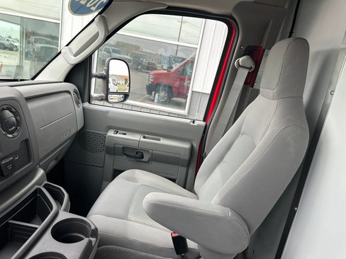 Used 2026 Ford E-350 and Econoline 350 Super Duty w/ Interior Upgrade Package image 26