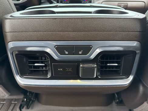 Used 2022 GMC Sierra 2500 Denali w/ Denali Ultimate Package image 24