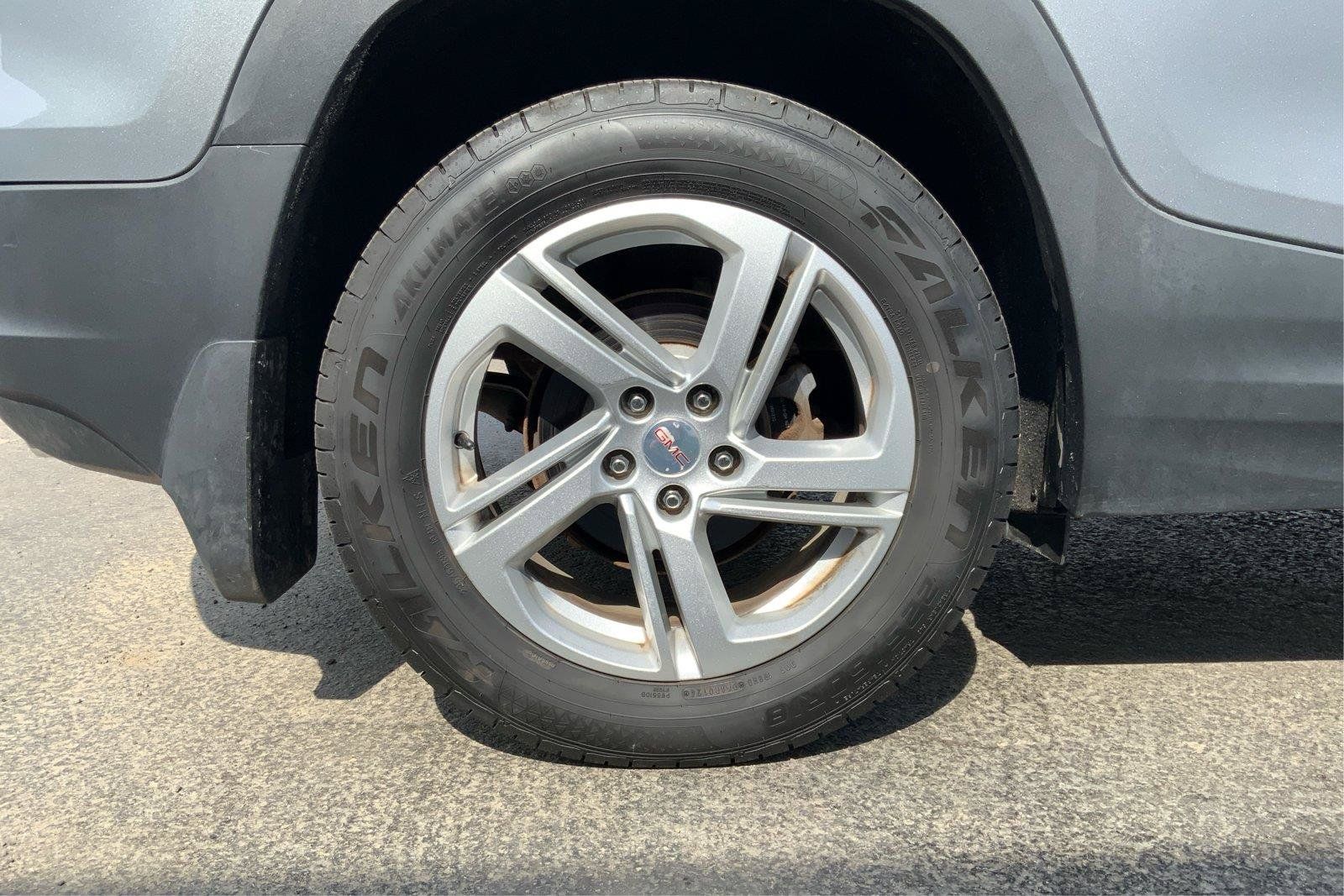 Used 2019 GMC Terrain SLE w/ Driver Convenience Package AWD/4WD image 28
