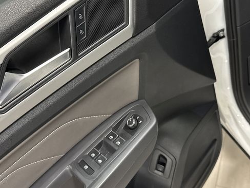 Used 2021 Volkswagen Atlas Cross Sport SE w/ Panoramic Sunroof Package FWD image 27