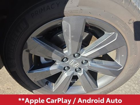 Used 2025 Honda Pilot Sport image 3