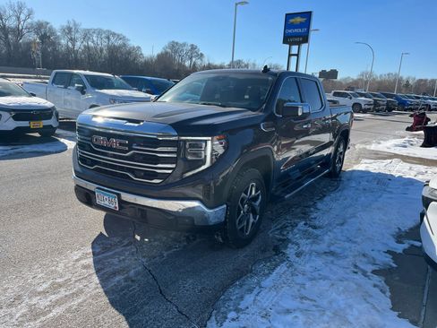 Used 2023 GMC Sierra 1500 SLT w/ SLT Premium Plus Package image 6