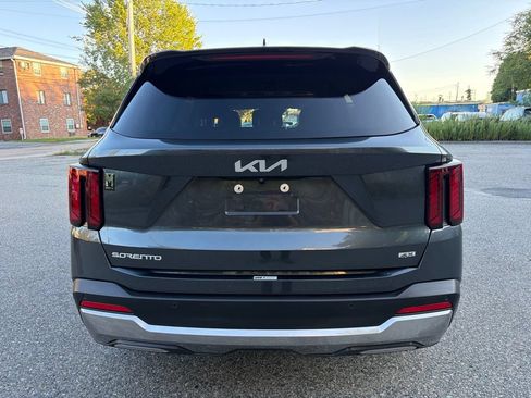 Certified 2025 Kia Sorento S AWD/4WD image 6