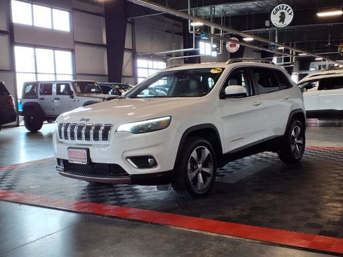 Used 2019 Jeep Cherokee Limited image 3