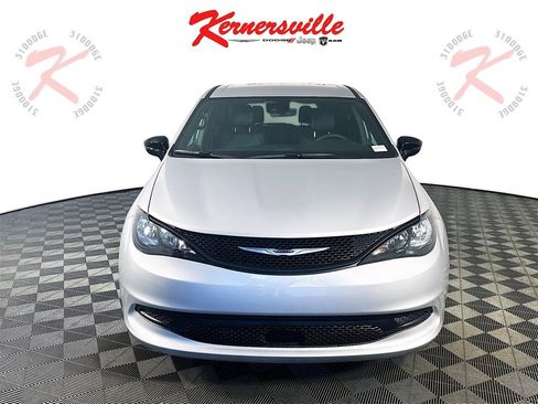 New 2026 Chrysler Voyager LX image 2