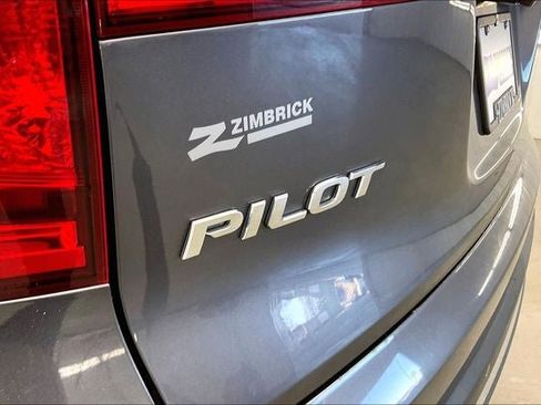 Used 2018 Honda Pilot Elite image 9