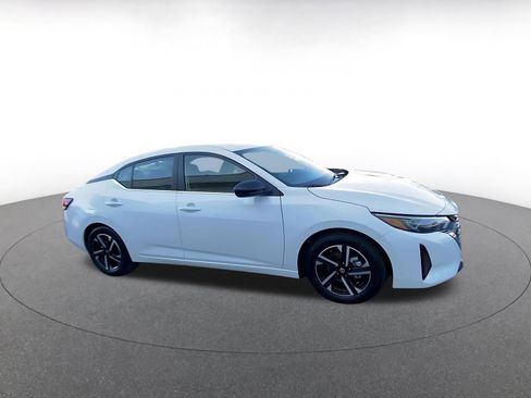 Used 2024 Nissan Sentra SV image 2