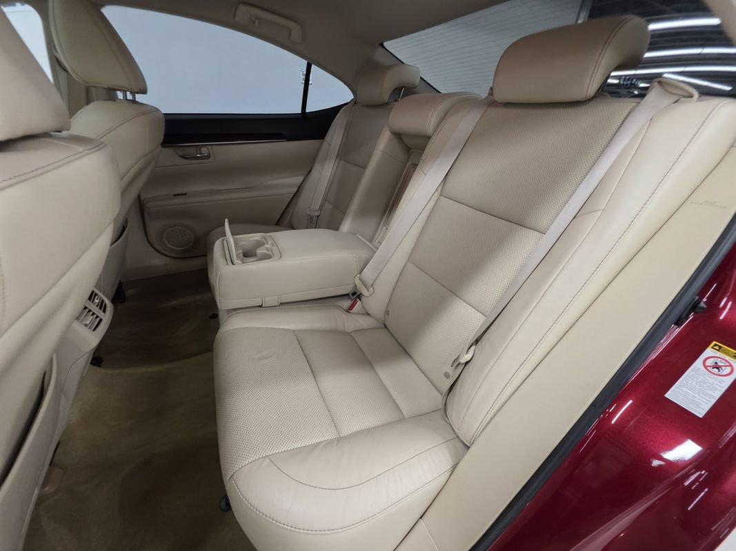 Used 2015 Lexus ES 350 w/ Luxury Package FWD image 24