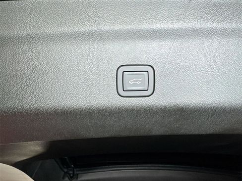 Used 2026 GMC Yukon Denali w/ Sun & Power Step Package AWD/4WD image 21