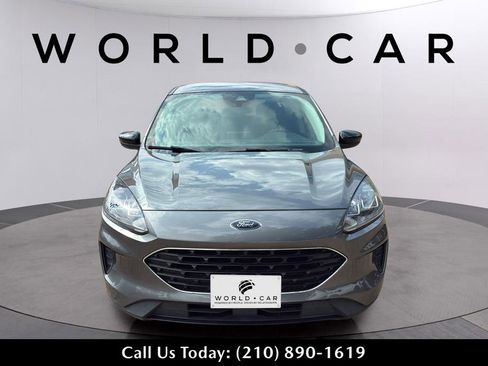 Used 2022 Ford Escape SE w/ SE Sport Appearance Package FWD image 17
