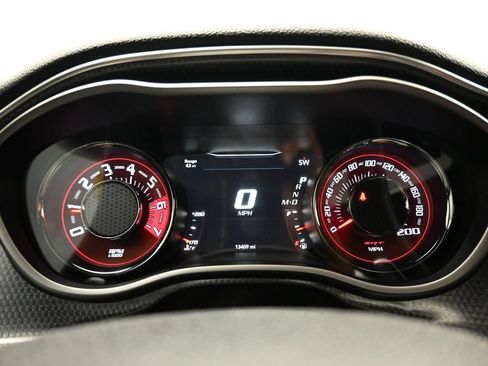 Used 2018 Dodge Challenger SRT Hellcat RWD image 16