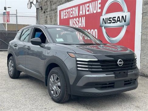 Used 2025 Nissan Kicks S image 2