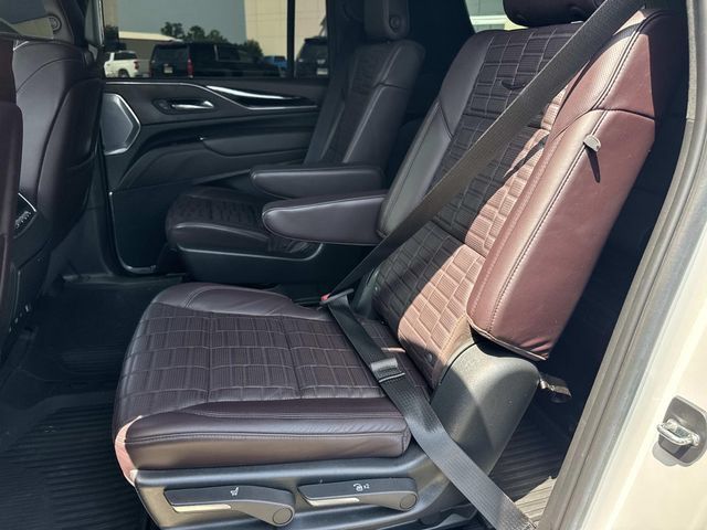 Used 2023 Cadillac Escalade ESV Sport Platinum w/ LPO, ONYX Package RWD image 17