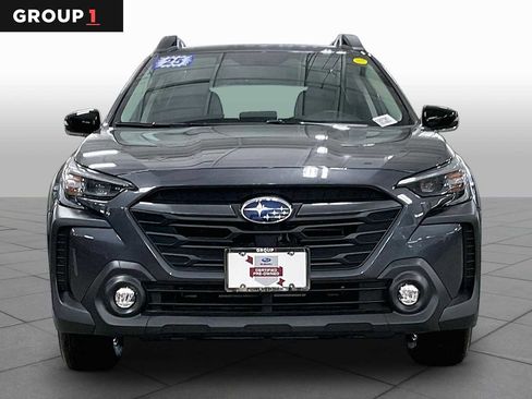 Used 2025 Subaru Outback Premium AWD/4WD image 4