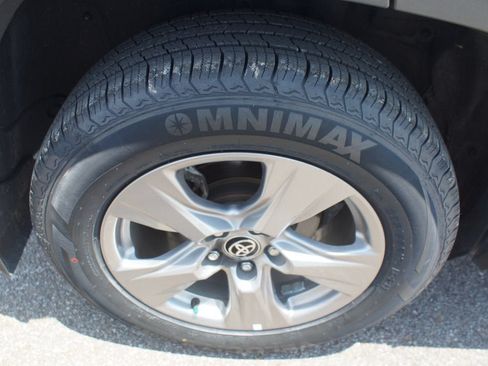 Used 2024 Toyota RAV4 XLE w/ Convenience Package AWD/4WD image 26