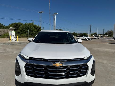Used 2026 Chevrolet Equinox LT w/ Convenience Package II FWD image 8