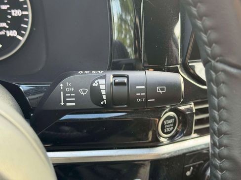 Used 2024 Nissan Pathfinder SV AWD/4WD image 26