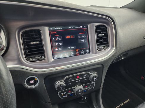 Used 2017 Dodge Charger SXT w/ AWD Plus Group image 11