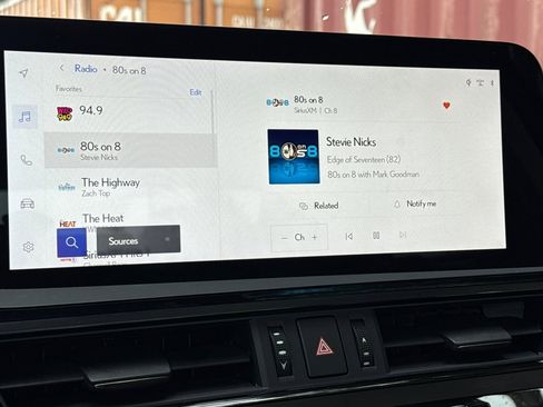 Used 2025 Lexus ES 300h w/ Premium Package image 21