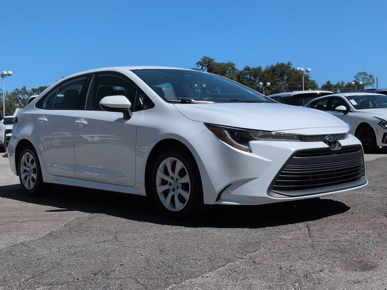 Used 2024 Toyota Corolla LE FWD image 3