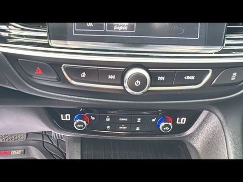 Used 2018 Buick Regal Essence FWD image 26