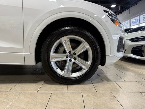 Used 2019 Audi Q8 Premium w/ Convenience Package image 27