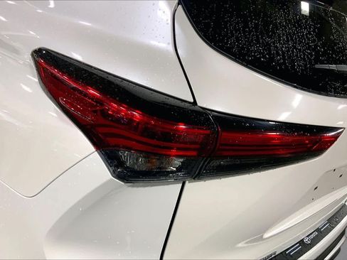 Used 2021 Toyota Highlander XSE AWD/4WD image 29