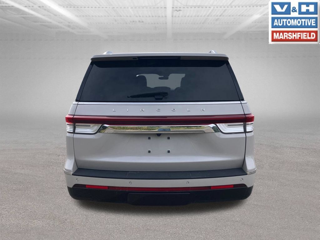 Used 2024 Lincoln Navigator L Reserve w/ Equipment Group 201A AWD/4WD image 5