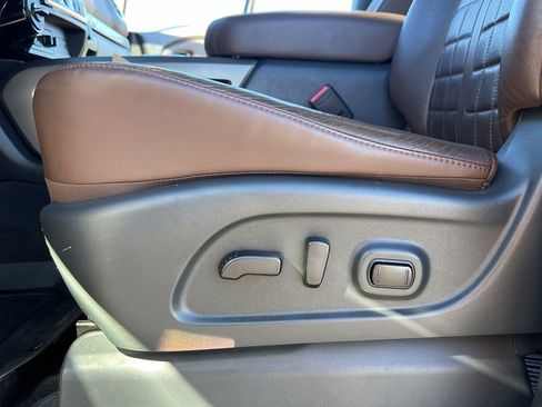 Used 2024 Nissan Titan Platinum Reserve w/ Moonroof Package image 19