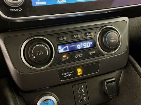 Used 2025 Nissan Leaf S image 23