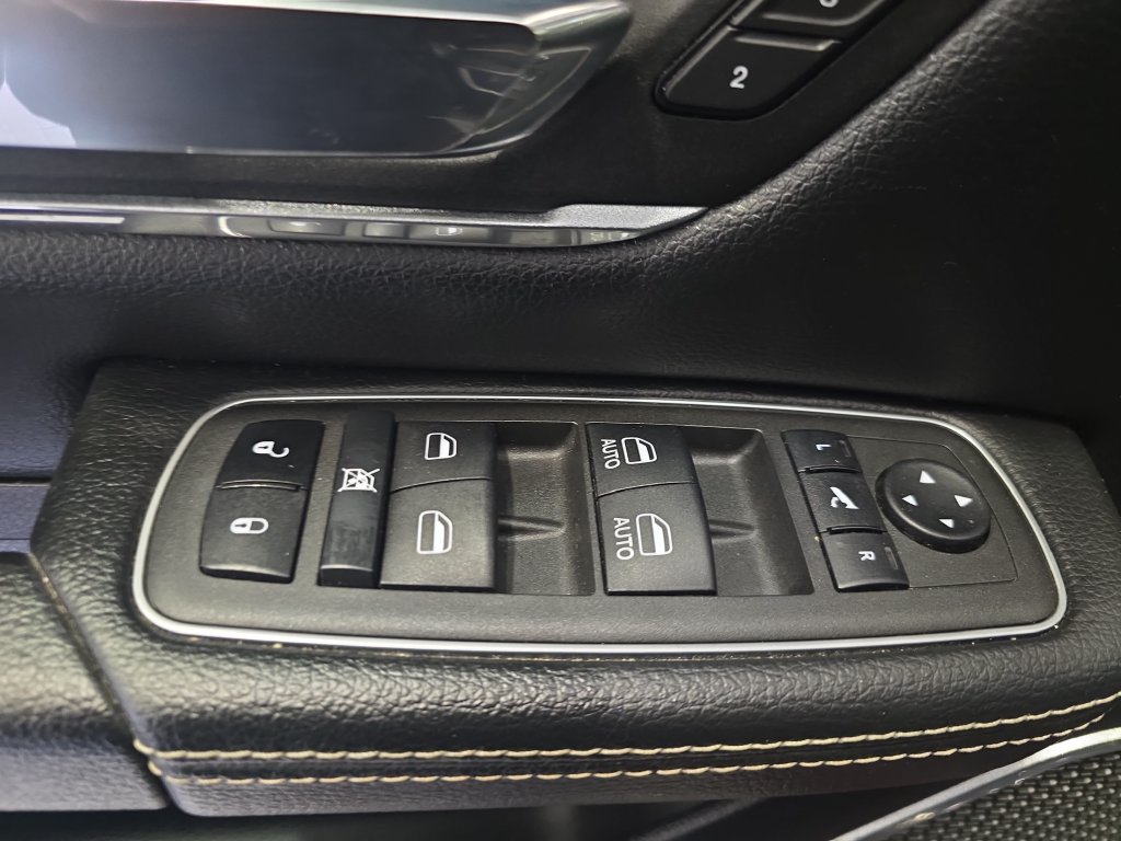 Used 2023 RAM 1500 Laramie AWD/4WD image 32