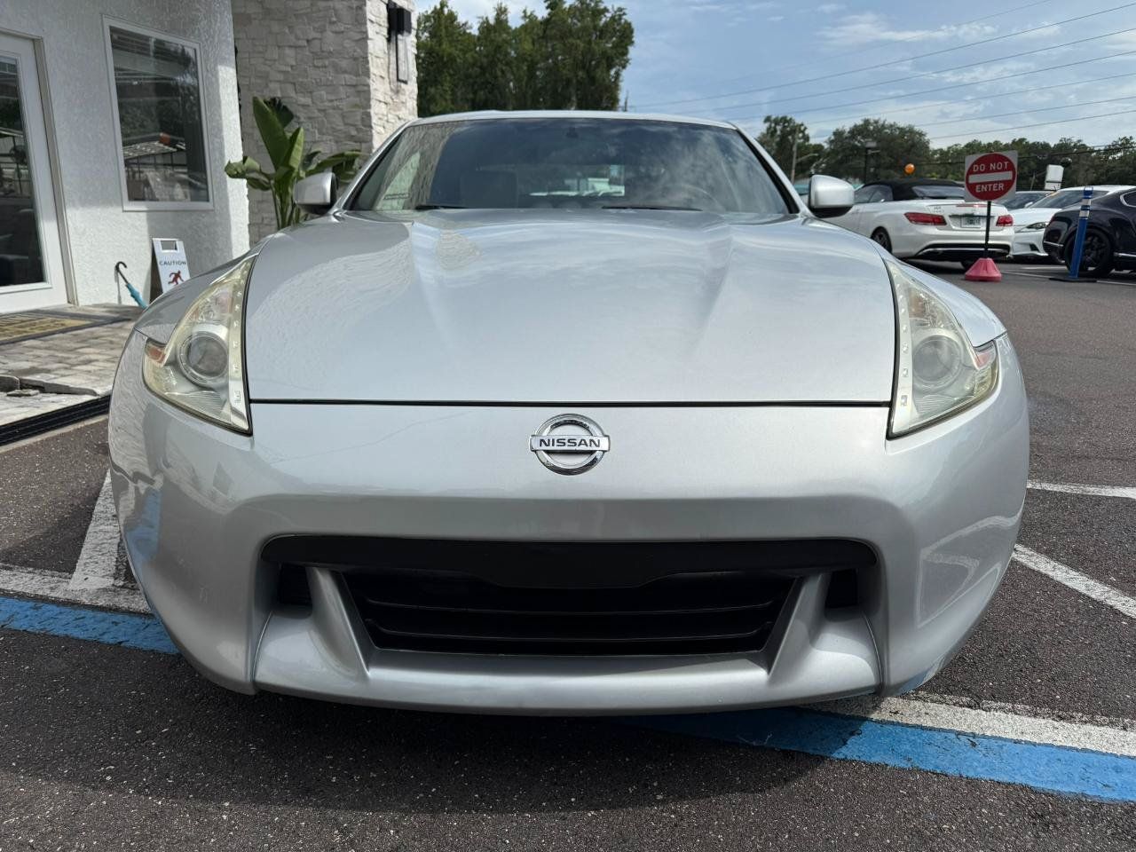 Used 2009 Nissan 370Z Touring w/ Aerodynamics Pkg RWD image 9