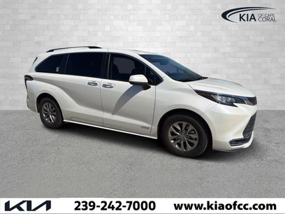 Used 2021 Toyota Sienna XLE