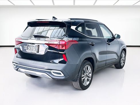 Used 2023 Kia Seltos S w/ Navigation Package FWD image 4