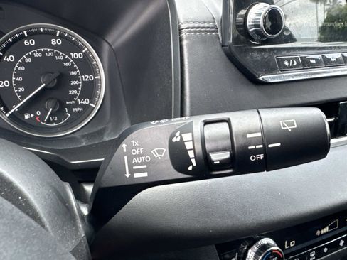 Used 2024 Mitsubishi Outlander FWD image 29