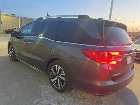 Used 2020 Honda Odyssey Elite image 3
