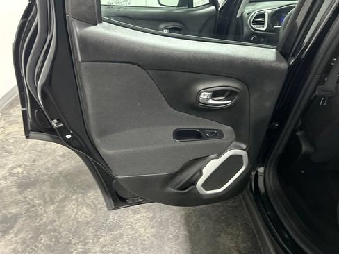 Used 2019 Jeep Renegade Sport AWD/4WD image 15